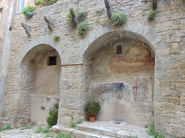Domus Ghibellinae-Fonte di San Benedetto Dimore Storiche