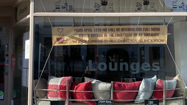 Lounges Of Lymington