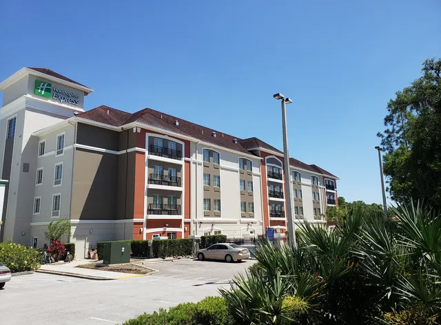 Holiday Inn Express Tampa N I-75 - University Area