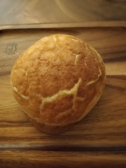 Paris Croissant Tsu Shiroyama