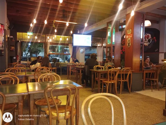 Pizzería "Los Dos Cañones"