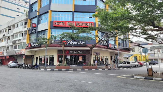 Pizza Hut Restaurant • Ipoh Central