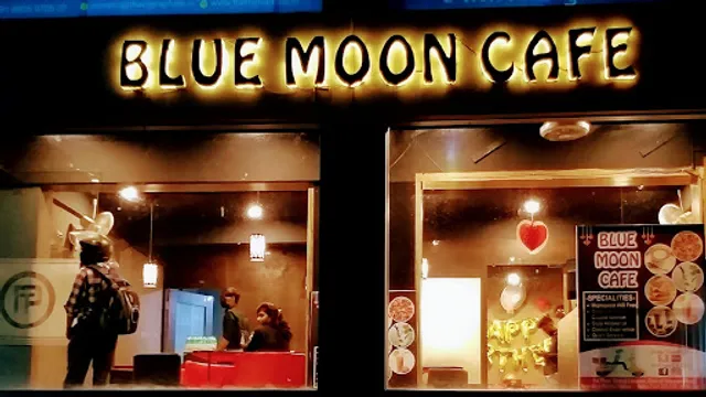 BLUE MOON CAFE