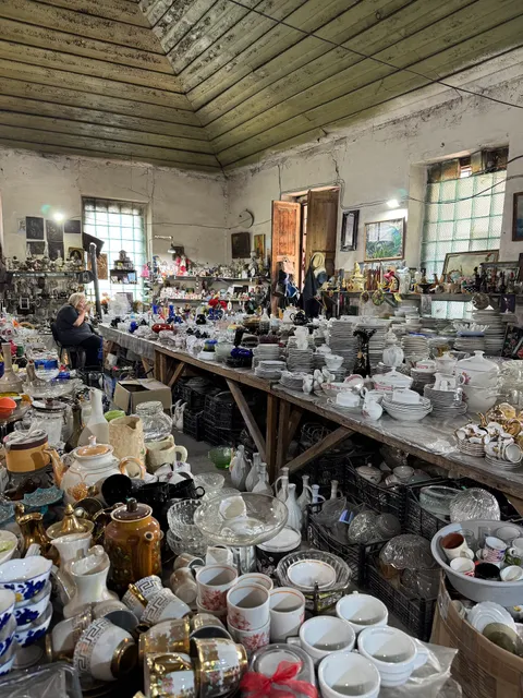 Navtlughi Flea Market