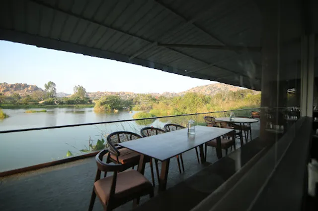 The Nest – Lakefront Restaurant || Hampi