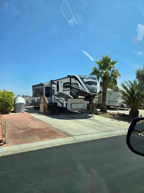 Boulder Oaks RV Resort