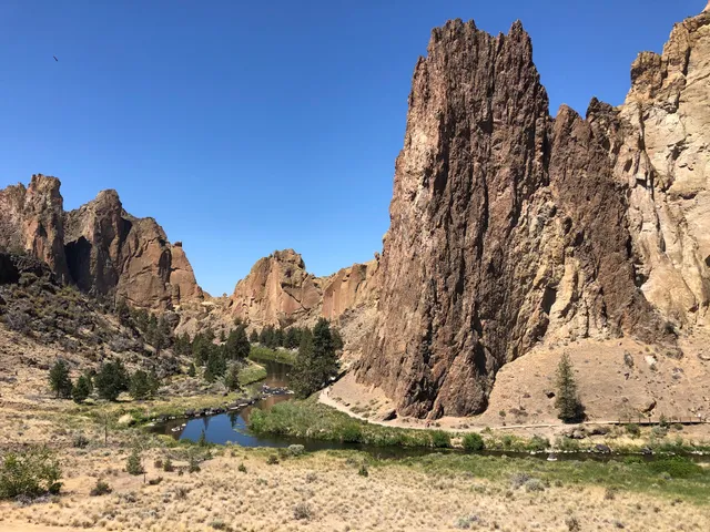 Smith Rock Parking