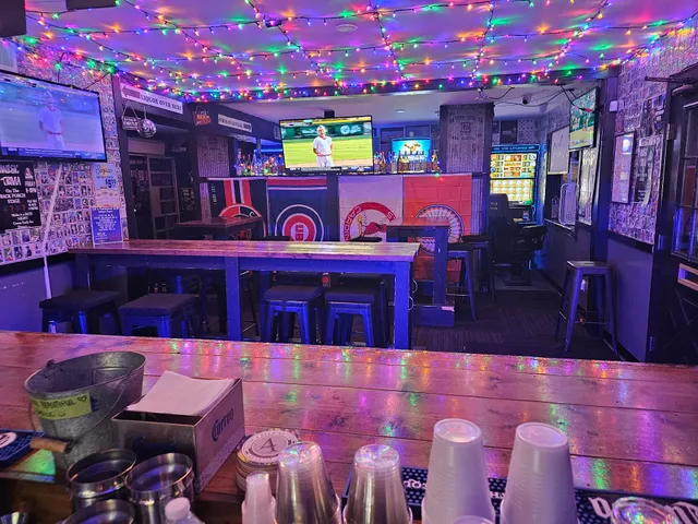 Full House Craft Beer & Gaming Lounge