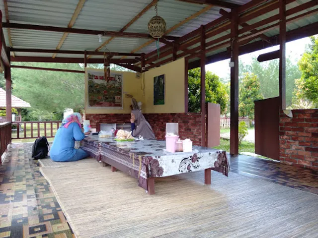 Lisa Cafe & Restaurant