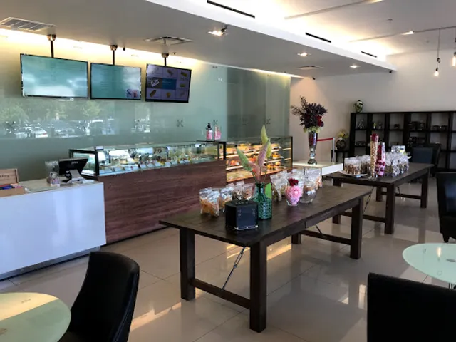 Jungle Cafe & Bakery