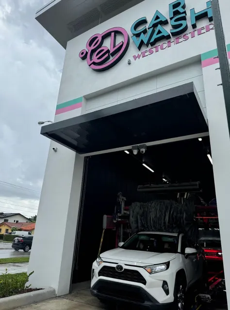 El Car Wash - Westchester