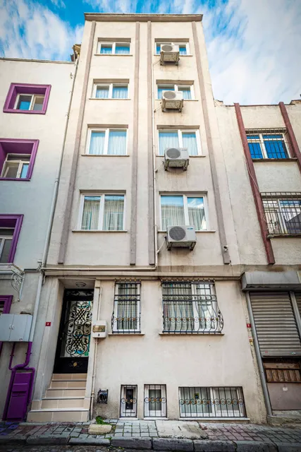 City Hall Apart Hotel