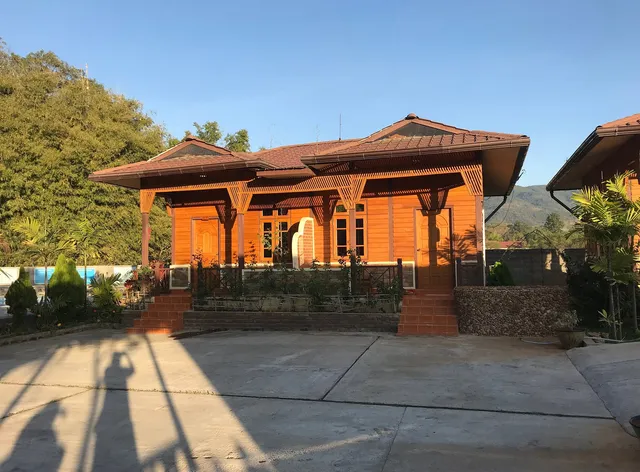 Golden Mountain Hotel