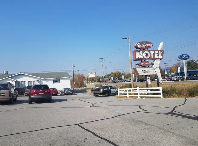 Bridgeway Motel