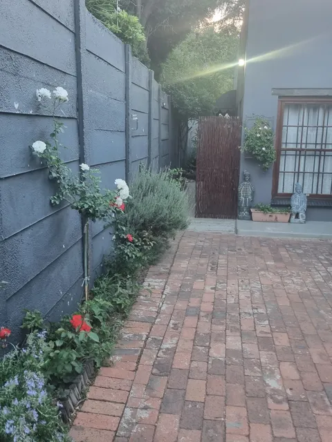 Bio-Pointment cottage