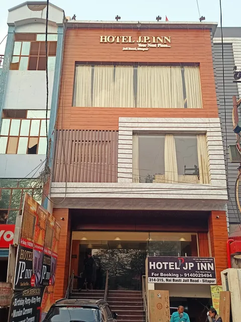 HOTEL JP INN SITAPUR