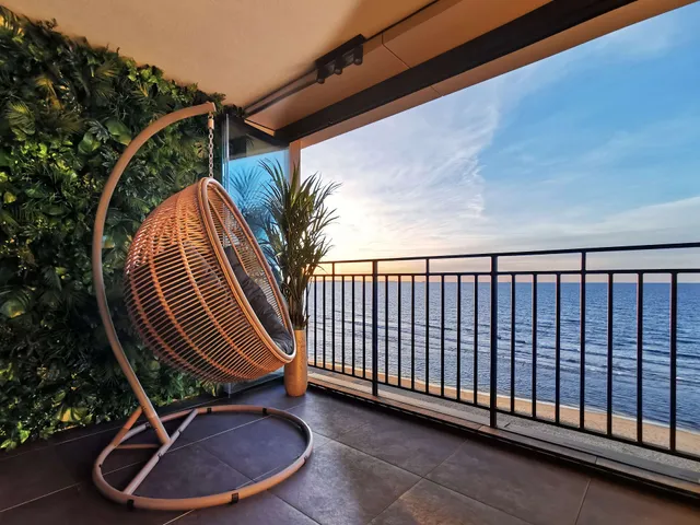 Sea View Smart & Garden VIP Apartment