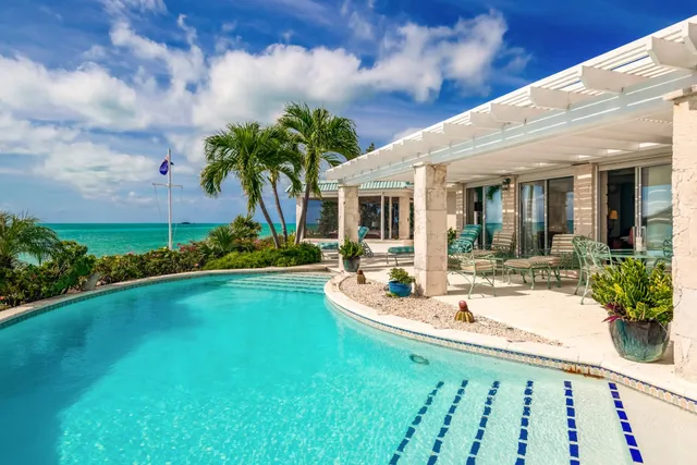 Island Escapes Turks & Caicos