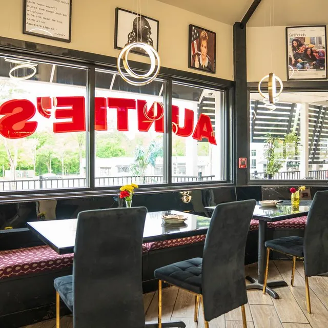 Aunties House Kitchen and Bar