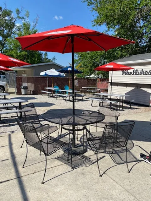 Shellukes Bar & Grill