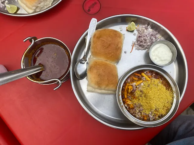 Kolhapur Misal & Peethal Bhakri