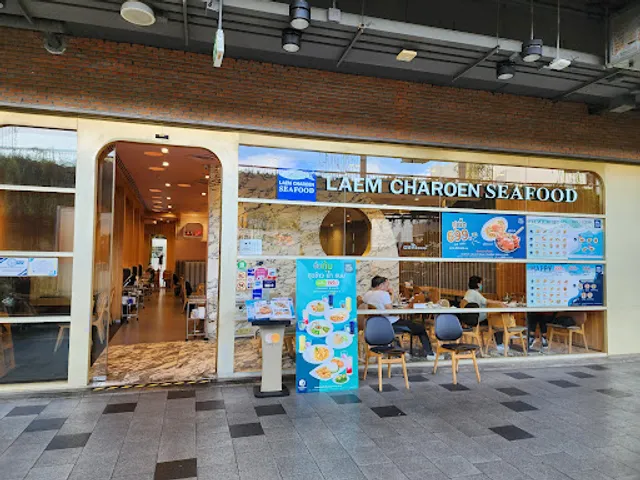 Laemcharoen Seafood Central Eastville