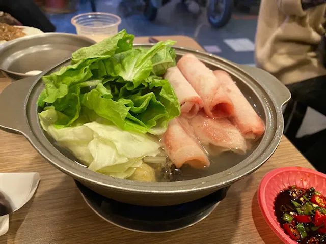 頂紅風味小火鍋 松山556