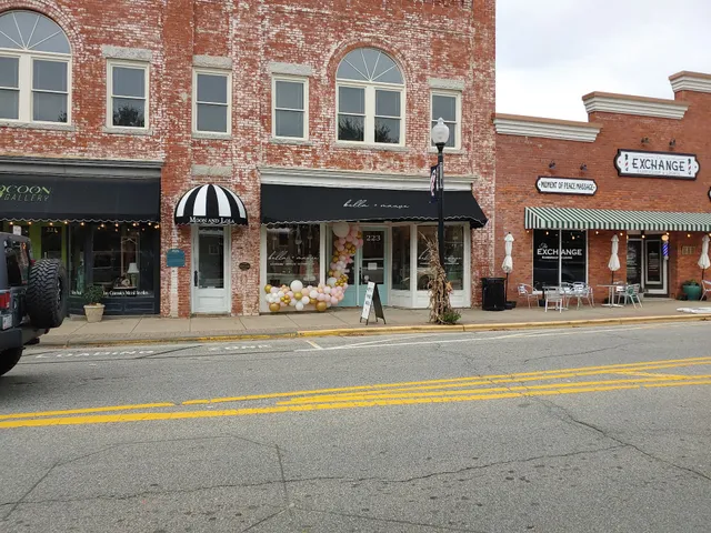 Bella + Mauve Boutique