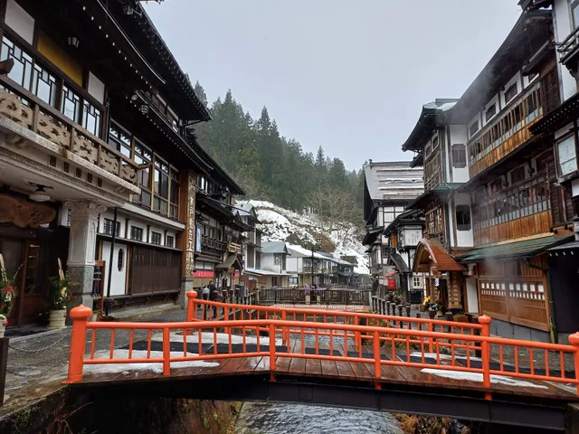 銀山温泉