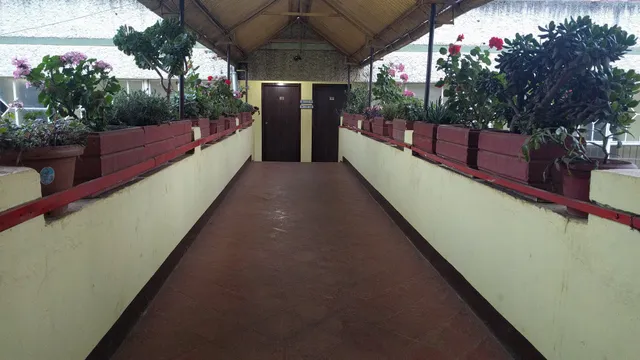 HOTEL CHARRING CROSS, OOTY