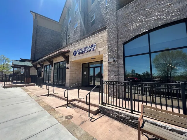 Benchmark Mortgage - The Hallows Team