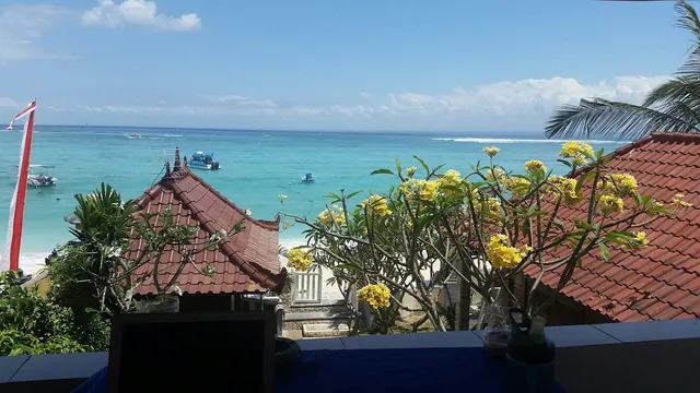 ‘Segara Beach Inn’