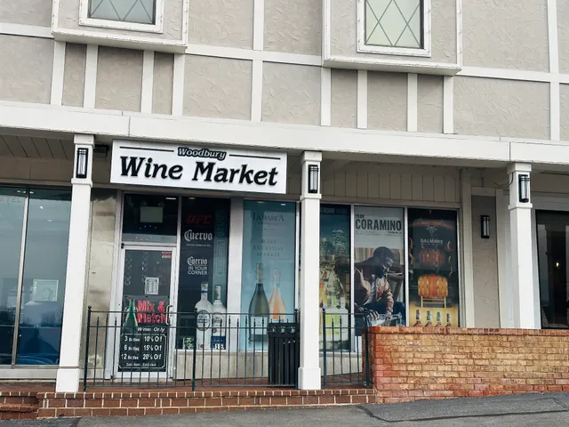 Woodbury Wine Market