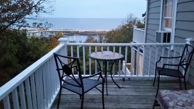 Seascape Manor Bed & Breakfast