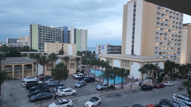 Sea Mist Resort "Dunes"