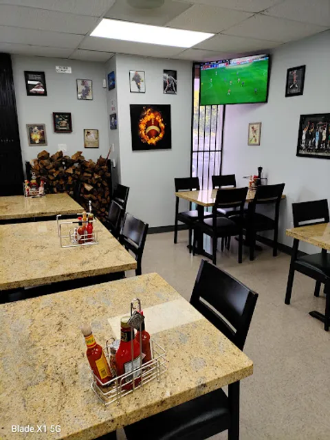 Lena Ardiendo Pizza Restaurant