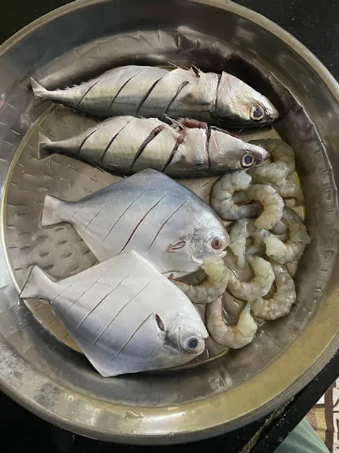 Assl Kokani Swad - Fish Fry - Kombadi Vade - Kokani Food - Seafood - Non Veg