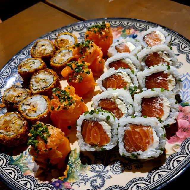 Ellus - Lounge & Restaurante