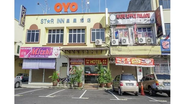 OYO 89330 Hotel Star Inn