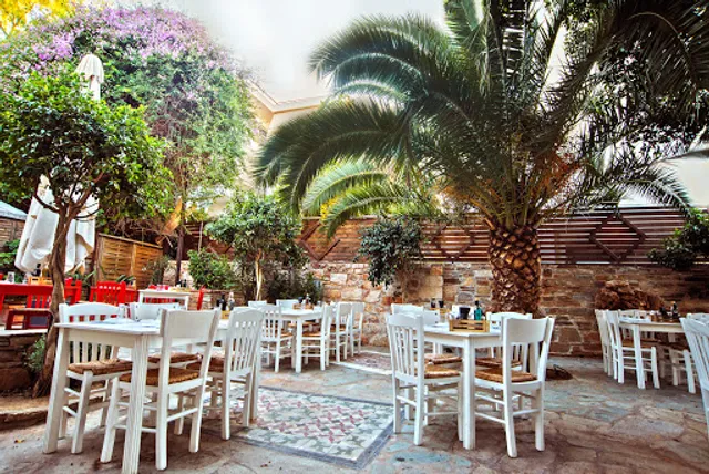 Κόλλιας Ψαράκια & Θαλασσινά Seafood