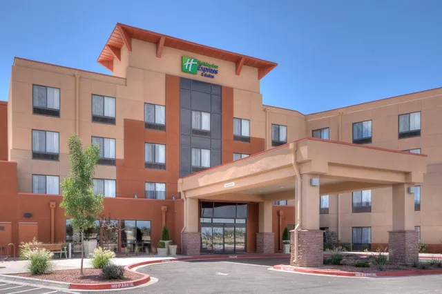 Holiday Inn Express & Suites Albuquerque Historic Old Town by IHG