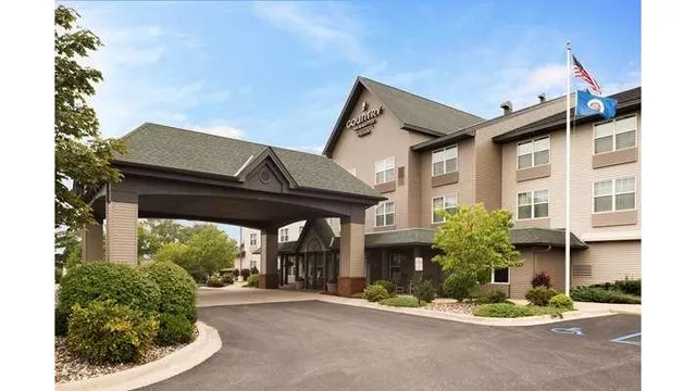 Country Inn & Suites by Radisson, St. Cloud East, MN