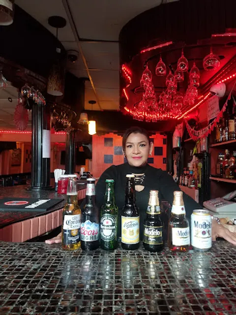 Los Compadres Restaurant & Bar