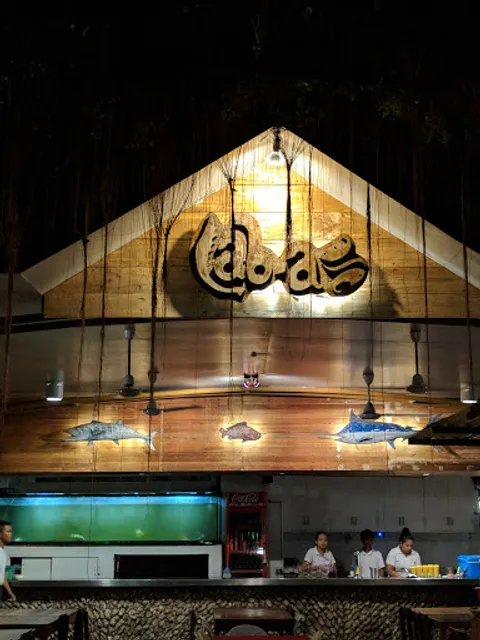 Hayahay Treehouse Bar and Viewdeck‎ Restobar