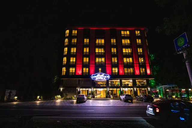 The Old Apprentice Hotels