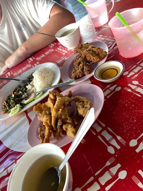 Vegetarian restaurant : Nong J (ร้านน้องเจ)