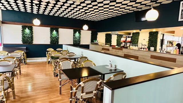 Mad Monkey - Cafe and More