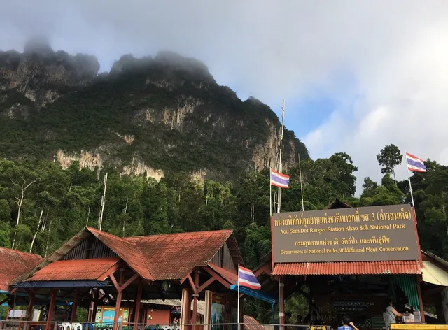 Nang Prai Raft House