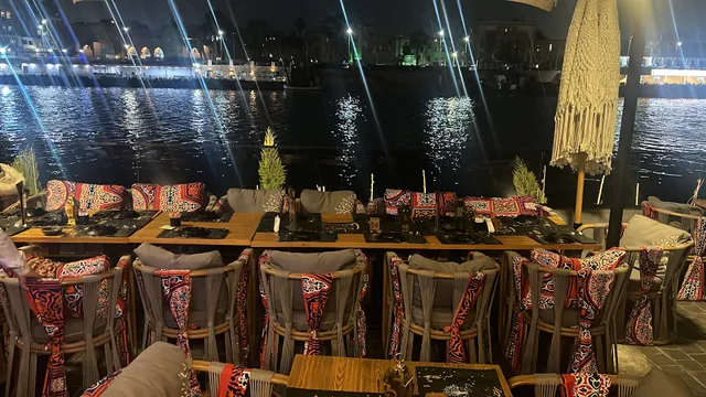 مطعم زيتونة باي اللبناني - Zaituna Bay Lebanese Restaurant