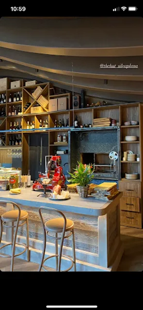 The Hut, Wine Food & Wood